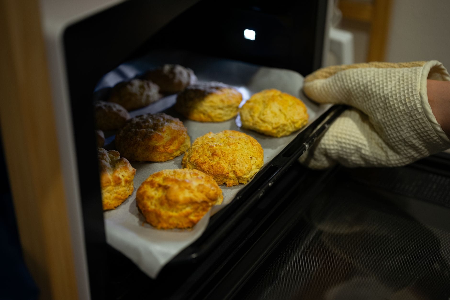 How to Clean Your Oven the Right Way (Without Breaking It)